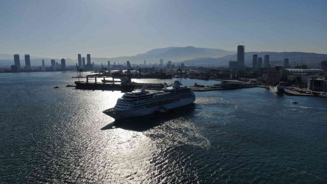 İ̇zmir’in Kruvaziyer Hasreti Sona Erdi