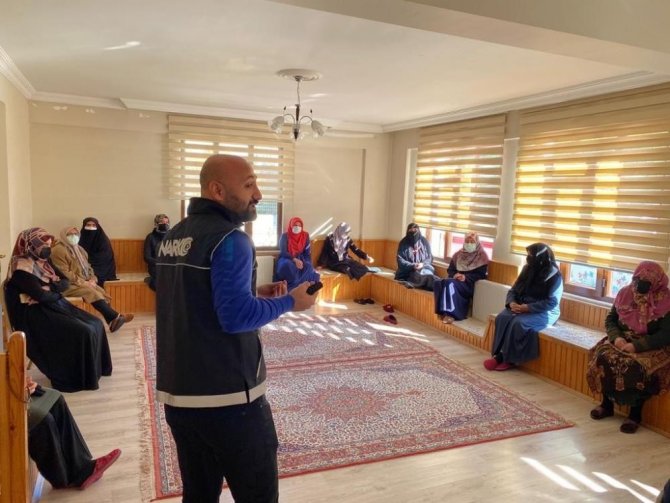 Narkotik Polislerinden Annelere Eğitim