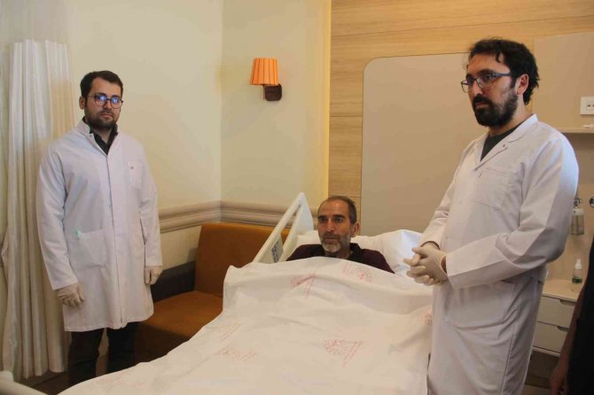 Karnından Futbol Topu Büyüklüğünde Tümör Çıktı