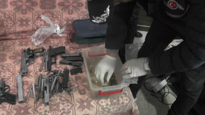 Eskişehir’de Yapılan Silah Operasyonunda 3 Tutuklama