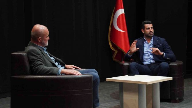 Fatih Karagümrük Teknik Direktörü Volkan Demirel Öğrencilerle Bir Araya Geldi
