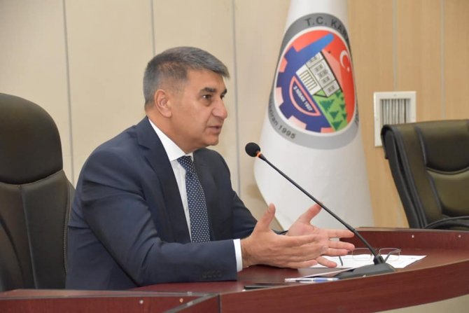 Vali Gürel Muhtarlara Yönelik Verilen Eğitim Toplantısına Katıldı