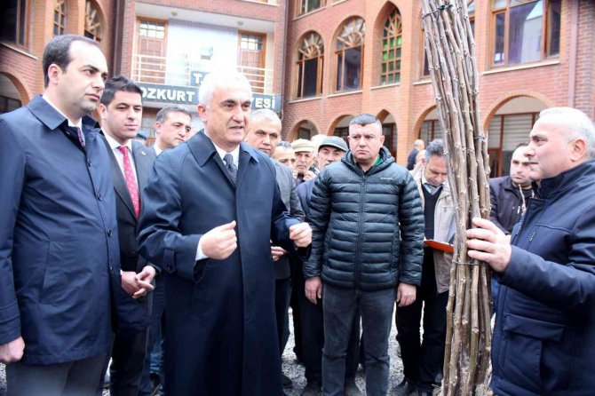 Selden Etkilenen Üreticilere Arı Kovanı Ve Ceviz Fidanı Dağıtıldı