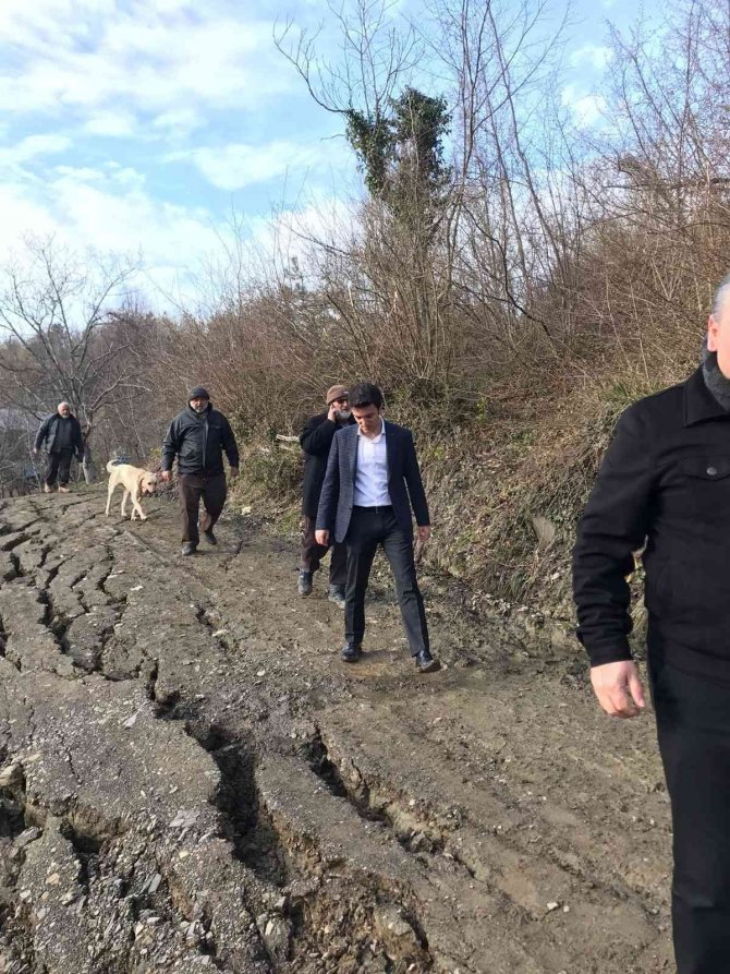 Kaymakam Yılmaz, Heyelan Bölgesini İnceledi