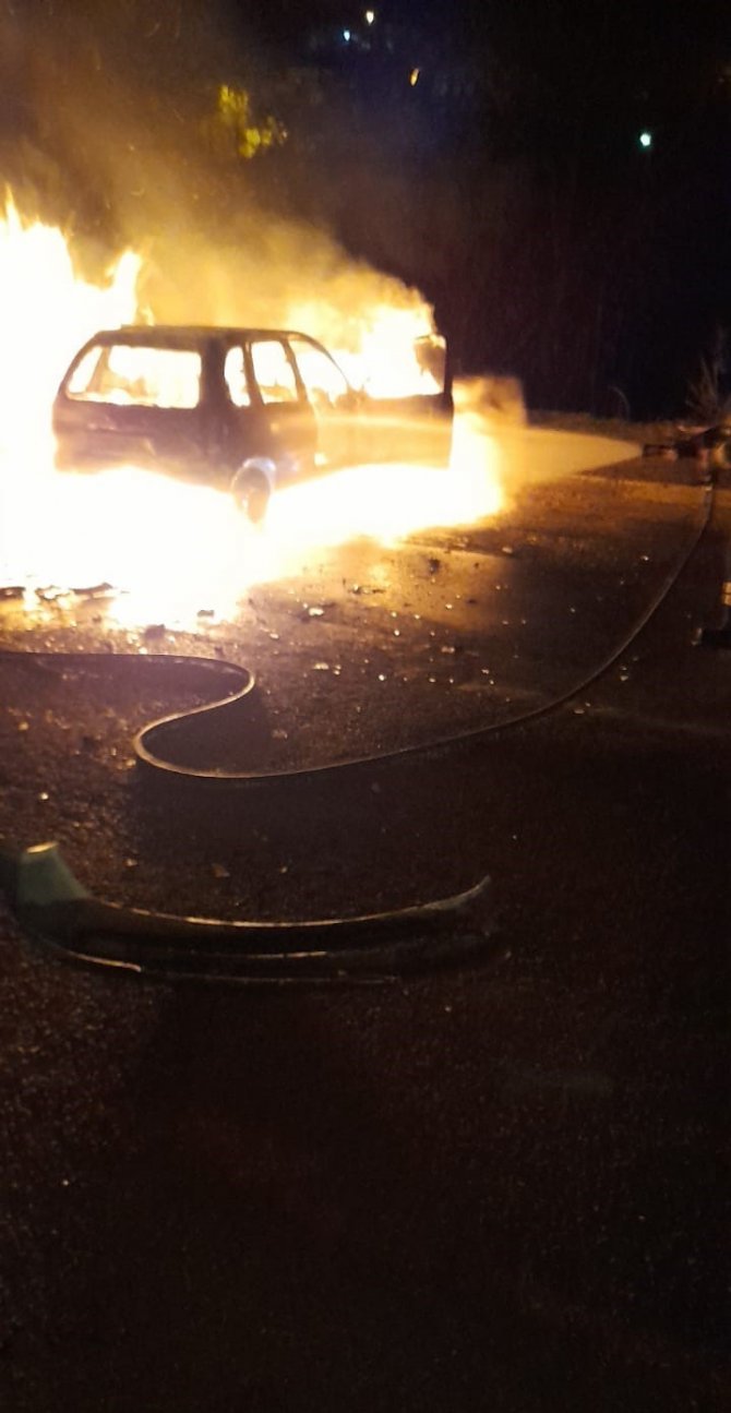 Kayseri’de Kaza Yapan Otomobil Alev Aldı: 4 Yaralı