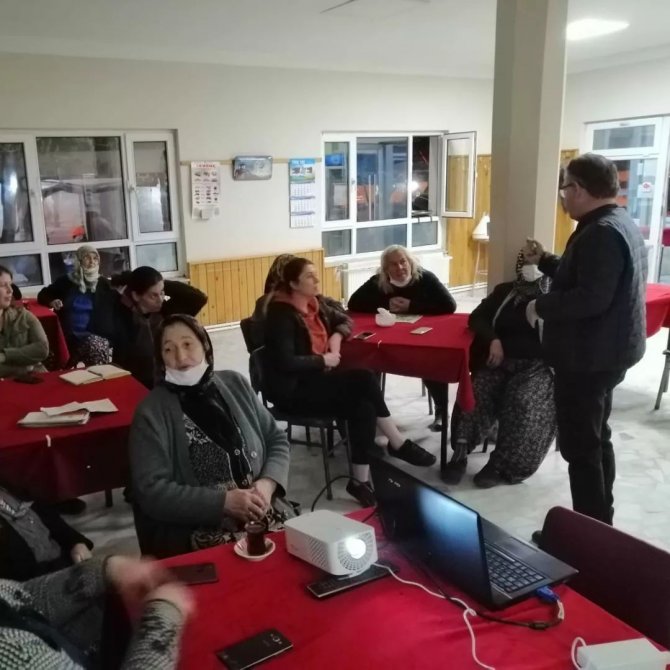 Kırklareli’nde Bağlarda Terbiye Ve Budama Eğitimi Verildi