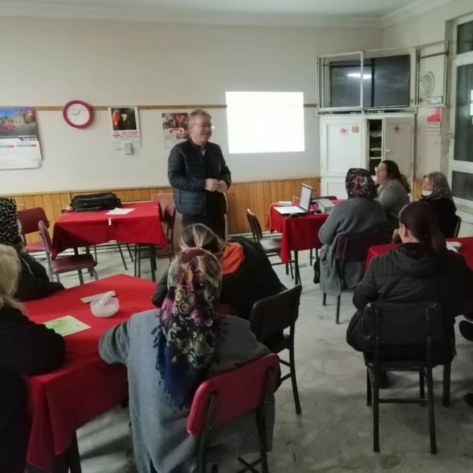 Kırklareli’nde Bağlarda Terbiye Ve Budama Eğitimi Verildi