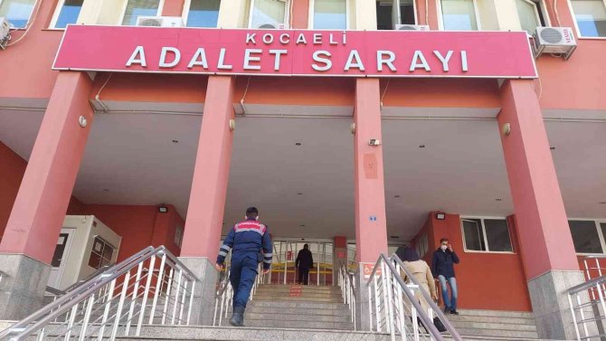 Uyuşturucu Ticareti Yaptığı Gerekçesiyle Yargılanan Sanık: "Kendim İçin Değil Kızım İçin Tahliyemi İstiyorum"