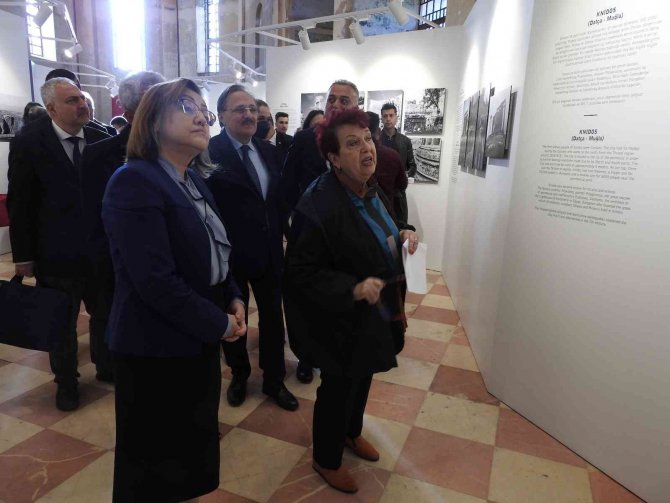"Tarih Size Bakıyor Ara Güler Fotoğraflarında Arkeoloji" Sergisi Gaziantep’te Açıldı