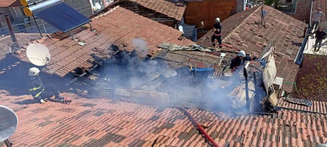 Malatya’da Çatı Yangını