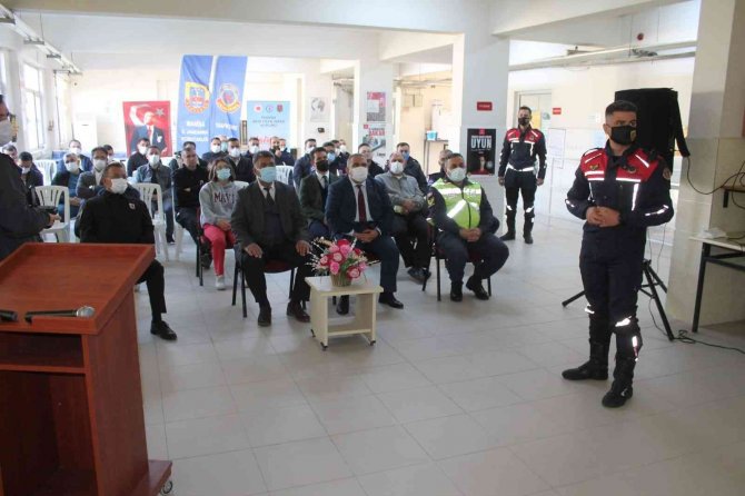 Manisa’da Jandarmadan Cezaevi Personeline ’Trafik Güvenliği’ Eğitimi