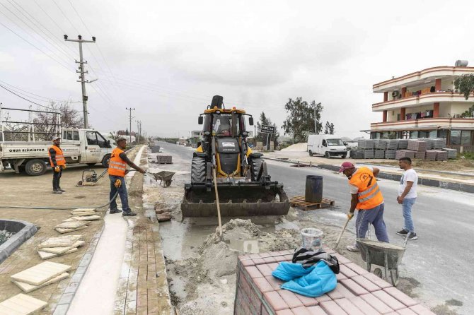 Adanalıoğlu’nda Üreticilerin Yolları Yenileniyor