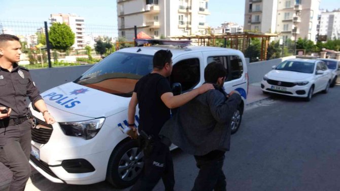 Çocuğunu Görmeye Geldi Boşanma Aşamasındaki Eşini Rehin Aldı