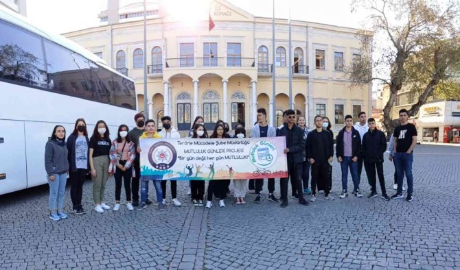 İ̇zmir Tem Şube, Öğrencilere Tarihi Yerleri Gezdiriyor