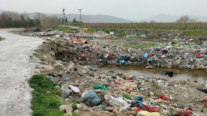 Osmaniye’de Deliçay Deresi Çöplüğe Döndü