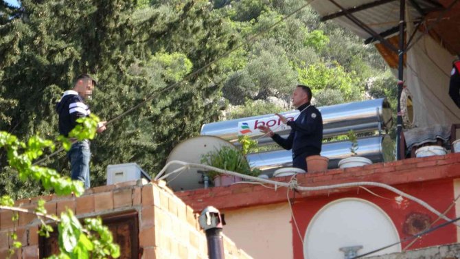 Polisler Madde Bağımlısı Gencin Hayatını Kurtardı