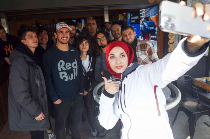 ’Şehre İ̇zini Bırak’ Meydan Okumasını Kübra Dağlı’nın Takımı Kazandı
