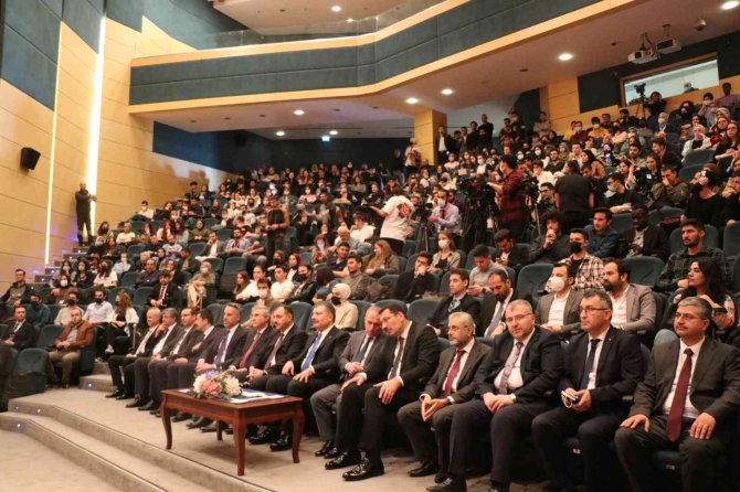 Sağlık Bakanı Koca: "Salgın Hastalık Sonrası Toparlanmaya Çalışıyoruz"
