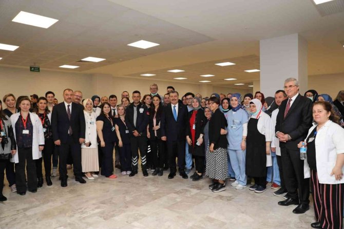 Bakan Koca, Sağlık Çalışanlarıyla İftar Yaptı