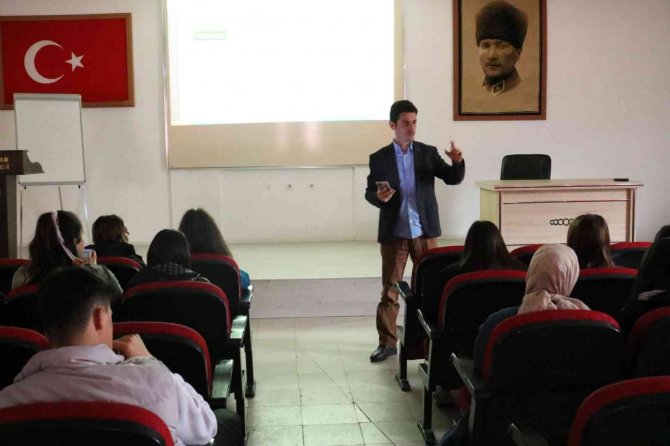 Şaphane’de Bağımlılıkla Mücadele Eğitimi Ve Çalıştayı Gerçekleştirildi