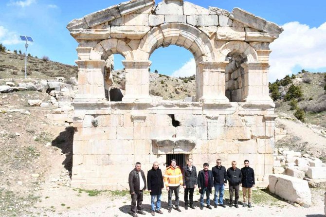 Tufanbeyli’ye 60 Bin Dekar Arazi Modern Yöntemle Sulanacak