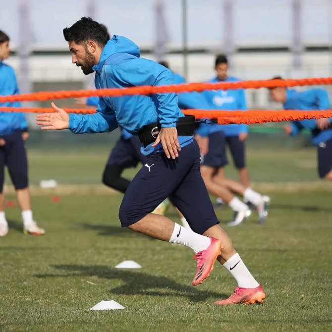 Afyonspor, Sivas Belediyespor Maçı Hazırlıklarına Sürdürüyor