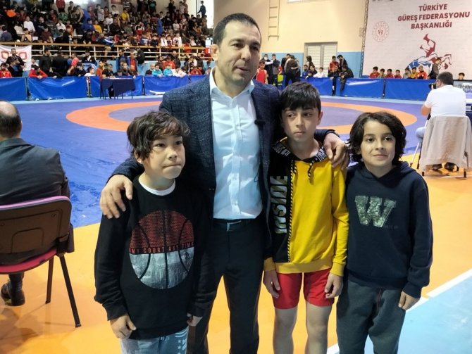 Afyonkarahisar’da U11-u13 Türkiye Güreş Şampiyonası Devam Ediyor