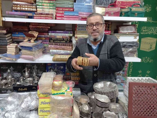 Aydınlı Kadınlar, Düğünlerdeki Altın Tutkusunu İmitasyon İle Gidermeye Başladı