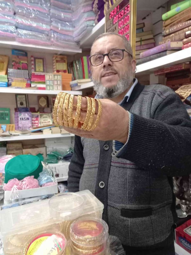 Aydınlı Kadınlar, Düğünlerdeki Altın Tutkusunu İmitasyon İle Gidermeye Başladı