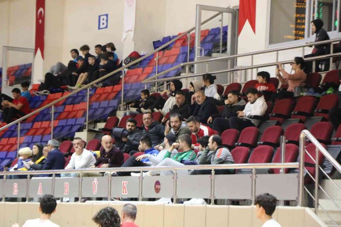 Hentbol Küçük Erkekler Türkiye Şampiyonası Çeyrek Finallerle Devam Ediyor