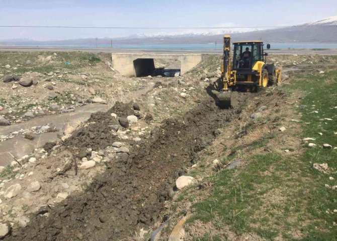 Van Büyükşehir Belediyesi Tarımsal Faaliyetlerine Başladı