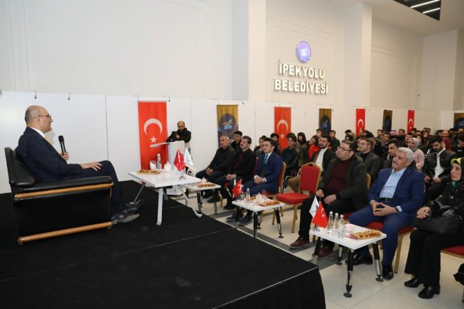 Başkan Vekili Aydın Gençlerle Buluştu
