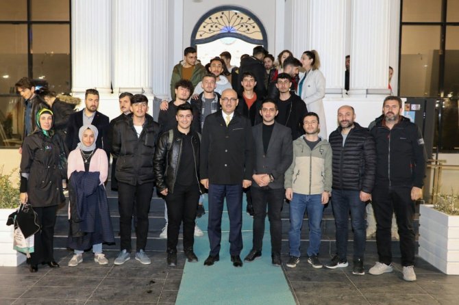 Başkan Vekili Aydın Gençlerle Buluştu