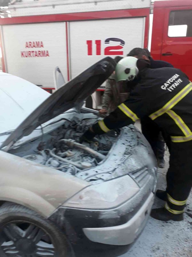 Seyir Halindeki Araçta Yangın Çıktı