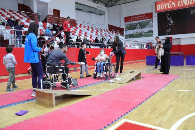 Bayraklı’da 23 Nisan Coşkusu Sporla Başladı