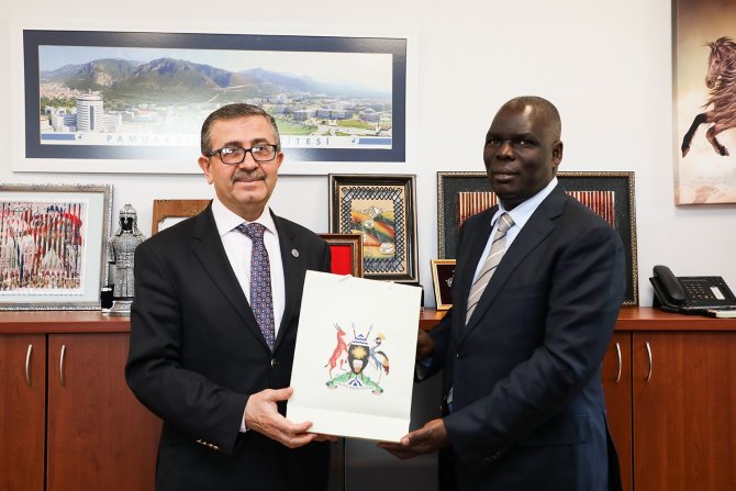 Uganda’dan Paü’ye Ayakkabıcılık Alanında İş Birliği Çağrısı