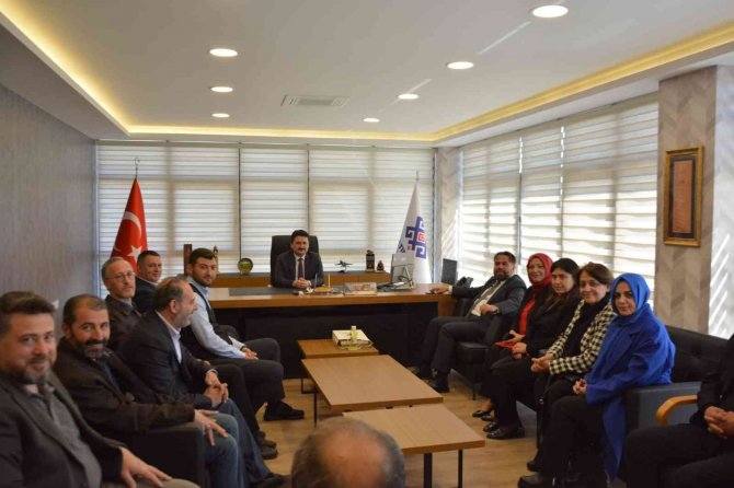 Ak Parti, Altıeylül’de Ramazan Ziyaretlerine Devam Etti
