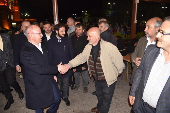 Ak Teşkilatlar, Ramazanın Güzelliklerini Şehrin Her Noktasında Paylaşıyor