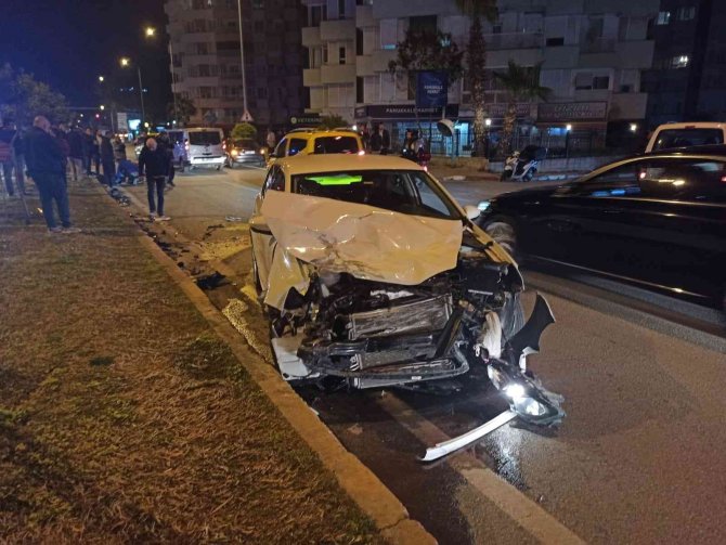Ters Yönden Gelen Alkollü Sürücü Motosiklete Çarptı: 2 Yaralı