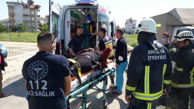 Yoldan Çıkıp Takla Atan Otomobil Kaldırımda 50 Metre Sürüklendi