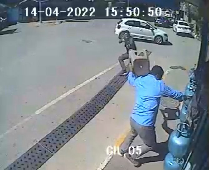 Pompalı Tüfekle Yaşanan Dehşet Anları Güvenlik Kamerasında