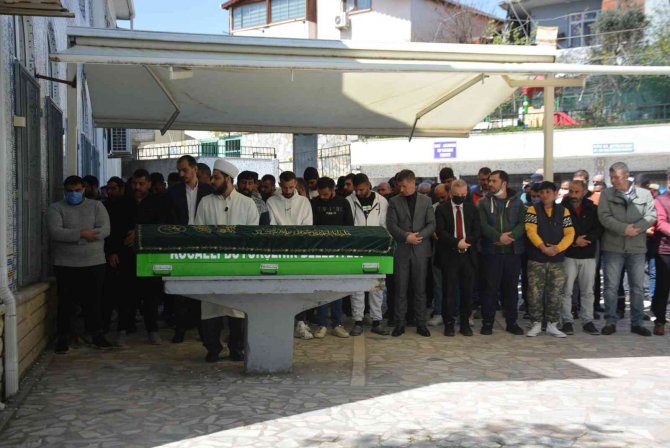 Kamyonet Ve Duvar Arasında Sıkışan 5 Yaşındaki Çocuk Son Yolculuğuna Uğurlandı