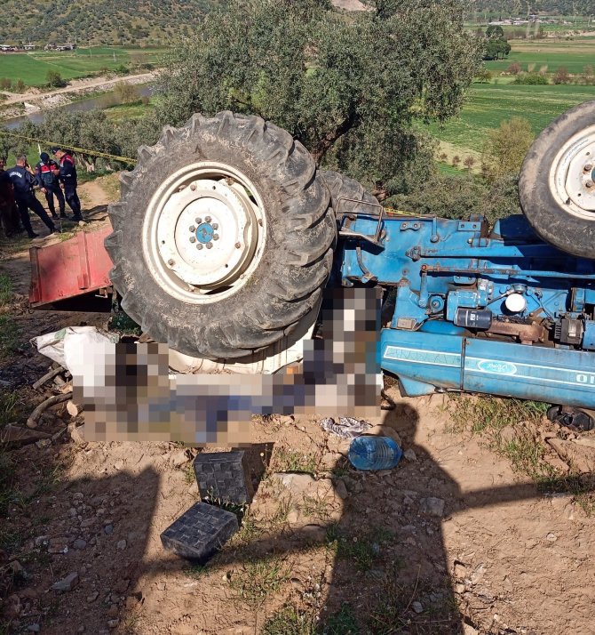 Devrilen Traktörün Altında Kalan Çocuk Hayatını Kaybetti