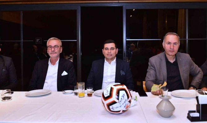 Kepez Belediyespor’un Şampiyonluk İftarı