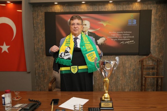 Şampiyon 1966 Edremitspor Kupayı Başkana Getirdi