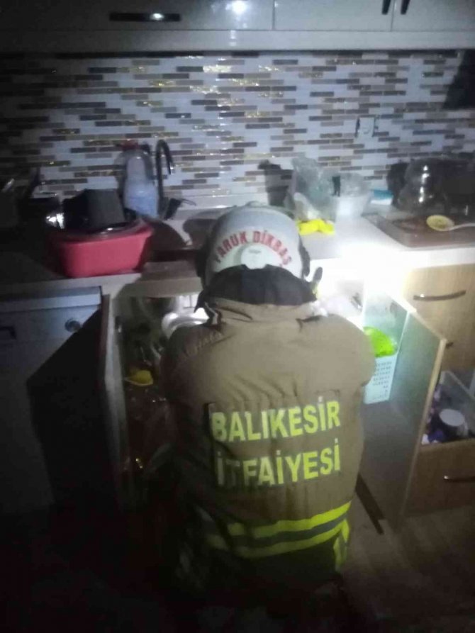 Gaz Tüpü Kaçağı Patlamaya Neden Oldu, 2 Yaralı