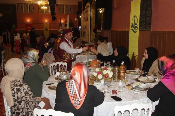 Başkan Pekmezci Yetim Çocuklarla İftarda Bir Araya Geldi