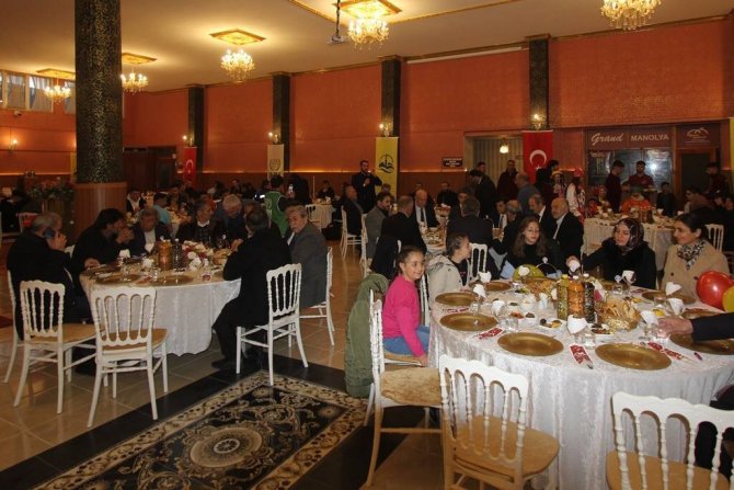 Başkan Pekmezci Yetim Çocuklarla İftarda Bir Araya Geldi