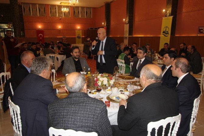 Başkan Pekmezci Yetim Çocuklarla İftarda Bir Araya Geldi