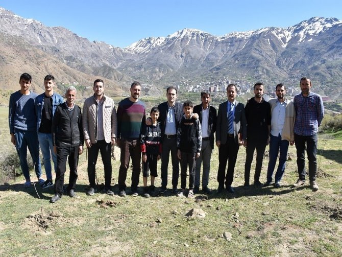 Sason’da İpek Böcekçiliği Geliştirme Projesi Dahilinde Dut Fidanı Dikildi